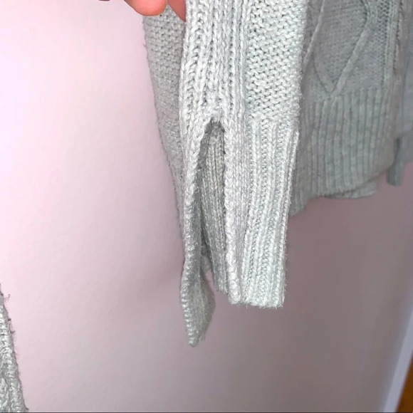 Old Navy Light Gray Mock Neck Cable Knit Pullover Sweater Small Women’s - Picture 7 of 11